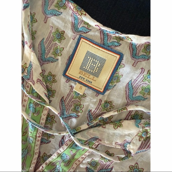 Floral Ruffle Blouse - Multicolor - Picture 2 of 9